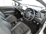 シンプルで使いやすいデザインの運転席です。