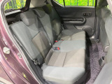 コンパクトカーですが、セカンドシートは十分な広さがあり快適にお乗りいただけます♪シートを倒して大きな荷物を積んだりと、用途の幅が広い1台です。