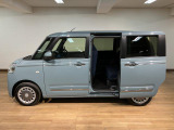 令和7年式走行810km!お買い得な弊社元試乗車のムーヴキャンバスが入庫☆オーディオレス車の為、ナビ等ご入用の際はスタッフまでご相談下さい♪バックカメラ対応、クルーズコントロール、シートヒーター搭載!