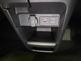 USB充電口を搭載しています!携帯電話の充電などに便利です!