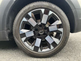 車両の詳細、ご質問につきましては、弊社営業スタッフまでお気軽にご連絡下さいませ。遠方のお客様には実車の詳細画像送信も承ります。お客様からのお問合せをお待ち致しております。無料ダイヤル 0078-6002-715008