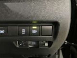 オートマチックハイビームとは、先行車や対向車のライトを認識し、ハイビームとロービームを自動で切り替える機能です。夜道の視界を確保します。詳細は販売店スタッフまでおたずねください。