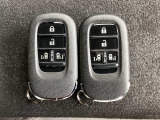こちらの車両はスマートキー2個付属しておりますのでご安心くださいね(^^)/