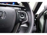 Hondaセンシングの機能のひとつ、アダプティブクルーズコントロール付!アクセルから足を離しても設定したスピードと前車との車間を保ち走行してくれます!車線維持もアシスト☆高速道路で疲労軽減ですね☆