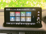 アプリやFM、Bluetooth Audioなどの項目が画面に並び、使いたい機能を選びやすい構成です。音楽や電話など、日常で利用する機能へアクセスしやすく便利です。