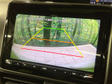 【バックカメラ】駐車時に後方がリアルタイム映像で確認できます。大型商業施設や立体駐車場での駐車時や、夜間のバック時に大活躍!運転スキルに関わらず、今や必須となった装備のひとつです!