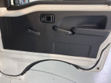 より多くの一般の方へ車を届けれればと思っておりますので同業者様への販売は極力控えさせて頂いております。ご了承下さい。