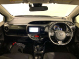 視界も広く、周囲が見やすいので安全に運転できます。また、周辺機器も簡単に操作できますので、ドライバーにとって使いやすく、万が一の時にも安全に設計されています。