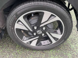 おしゃれは足元から♪♪『165/55R15インチ』♪♪日産純正アルミホイールをはいております♪♪
