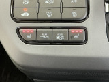 運転席/助手席シートヒーターで寒い日もすぐに温かくなり快適に過ごせます。3段階の温度調整が可能です