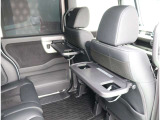 お車のご納車は待ち遠しいもの。1日でも早くご納車が出来るよう、整備拠点と販売店を結ぶ輸送ラインを確立しております。