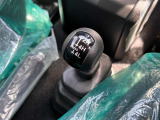 スポーツシフトに入れてマニュアル車感覚の走行が出来ます。山道走行や高速道路の走行に大活躍です★