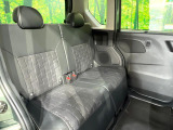 後席を格納すると、これだけの広さが!シーンに合わせたシートアレンジで、大きな荷物も積むことが出来ます♪