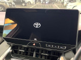【12.3インチワイドナビ】高級感とインパクトのある大型ワイドナビを装備。各種オーディオ操作はもちろん、横長ワイド画面でのマップ2分割表示など、利便性も高いナビです♪