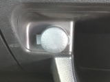 アクセサリーソケットを装備。車内アクセサリーの電源として便利です。