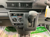 ダイハツディーラーでは「ダイハツ認定U-CAR」という基準を設け、車選びに詳しくないお客様でも「安心して選べる」をご提供しています。