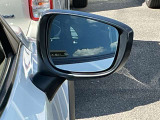 ブラインドスポットモニタリングで後方から来る車両をお知らせしてくれます。