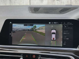 リアビューカメラ、トップビュー+サイドビューカメラ名前の通り車体後方を映し出すカメラと、車両周辺を真上から見た画像を合成して表示するカメラです。もちろんサイドビューカメラも付属します。