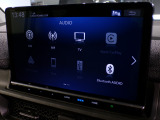 CD、DVD、Bluetooth、AM、FM、AUX、スマートフォン接続ができます。