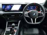 視線の先に自然と情報が集まり必要な操作へスムーズに手が届くBMWならではのコックピット。洗練されたデザインと上質な素材が調和し乗り込んだ瞬間からドライバーの走る歓びを日常に感じる空間です。