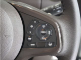◆アダプティブクルーズコントロール◆予め設定した車速内でクルマが自動的に加減速。前走車との適切な車間距離を維持しながら追従走行します。【LKAS】車線維持支援システムでステアリング操作を支援。
