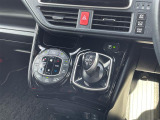 【 オートエアコン 】車内温度を感知して自動で温度調整をしてくれるのでいつでも快適な車内空間を創り上げます!//