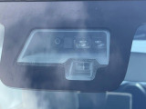 【スズキ セーフティサポート】走行中に前方の車両等を認識し、衝突しそうな時は警報とブレーキで衝突回避と被害軽減をアシスト。より安全にドライブをお楽しみいただけます。