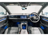 運転席からの眺めです。視界の良さが特徴です。