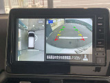 『アラウンドビューモニター』は、空から見下ろすような視点で、スムースな駐車と安全確認をサポートします。