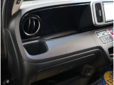 自社工場を3拠点完備しております。重整備やカスタムを始め、ご購入後のお車のメンテナンスも弊社にお任せください。