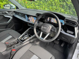 Audiのインテリアはエクステリア同様、優れたデザイン性とクオリティ、そして機能性を兼ね備えております。
