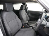 運転席のスペースはゆったりしていて、視界も広く確保されているので普段の運転からロングドライブまで快適です。