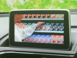 停車中にテレビ映像を視聴でき、待ち時間を過ごす際にも便利な装備です。画面上で番組映像を確認できるので、お出かけ先での休憩時間に車内で楽しめます。