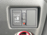 【パワースライドドア】スマートキーや運転席のスイッチでスライドドアの開閉が可能♪電動だから力を入れてドアを開ける必要が無く、小さいお子様でも、重い荷物を持っている時もラクに開け閉めできます♪