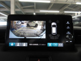 バックカメラの画像です。ガイドラインがスムースな車庫入れをサポートいたします。車庫入れの安心感がアップしますね。