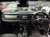 高級感もあるうシンプルなデザインの内装でドライブがより一層お楽しみいただけます!