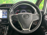 【純正革巻きステアリング】上質な革を使用することで、手にしっかり馴染みとても運転しやすいハンドルです♪