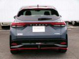 NISMO専用ルーフスポイラー・専用リヤバンパー。専用リヤLEDフォグランプ・専用エンブレム。