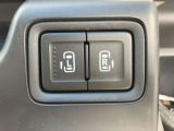 両側電動スライドドアで、後席の乗り降りもスムーズです!