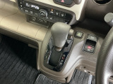 発進時から滑らかに加速する無段階変速のCVTはストップ&ゴーの多い街の中も快適です
