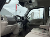 広々とした視界を体感できます。運転が楽しくなりますね。