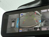 【アラウンドビューモニター】上空から見下ろしているかのような映像で駐車をサポート。安心です。