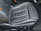 身体をしっかり支えながら長時間のドライブでも快適に過ごせるBMWのシート。素材の質感やステッチ細部まで丁寧に仕上げられたデザインが室内に上質な雰囲気を齎します。乗る度に心地良さを感じられるシートです。