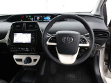 運転席廻りです。