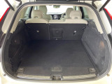普段のお買い物や通勤、送迎等に十分な荷室スペースを確保しております。セカンドシートを倒すと、大きな荷物の積載も可能です。