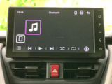 Bluetoothの再生画面には、曲送りや再生・一時停止などのアイコンが並びます。再生状況を画面で確認しながら音楽を楽しめる、日常使いに便利なオーディオ機能です。