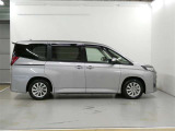 この度は、当社の展示車をご覧いただきまして、誠に有難うございます。自信をもってお勧めできる車となりますので、ごゆっくりご覧頂きたいと思います。