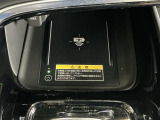 ワイヤレス充電器ついてます!スマートフォンを置くだけで充電可能。ケーブルをつなぐ煩わしさがありません。