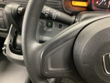 自社整備工場で点検整備をおこなってからお渡ししています。車検が残っている場合は『12ヶ月点検整備』を、車検整備付きの場合は『車検整備』をおこないます。整備費用は車両本体価格に含まれています。