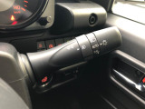 【オートライト】周りの明るさに応じて自動でヘッドライトの点灯・消灯ができる機能です!ライトの付け忘れ・消し忘れなどが無くなり、雨の日や夕方の走行も安心!トンネル通過時も便利ですね♪